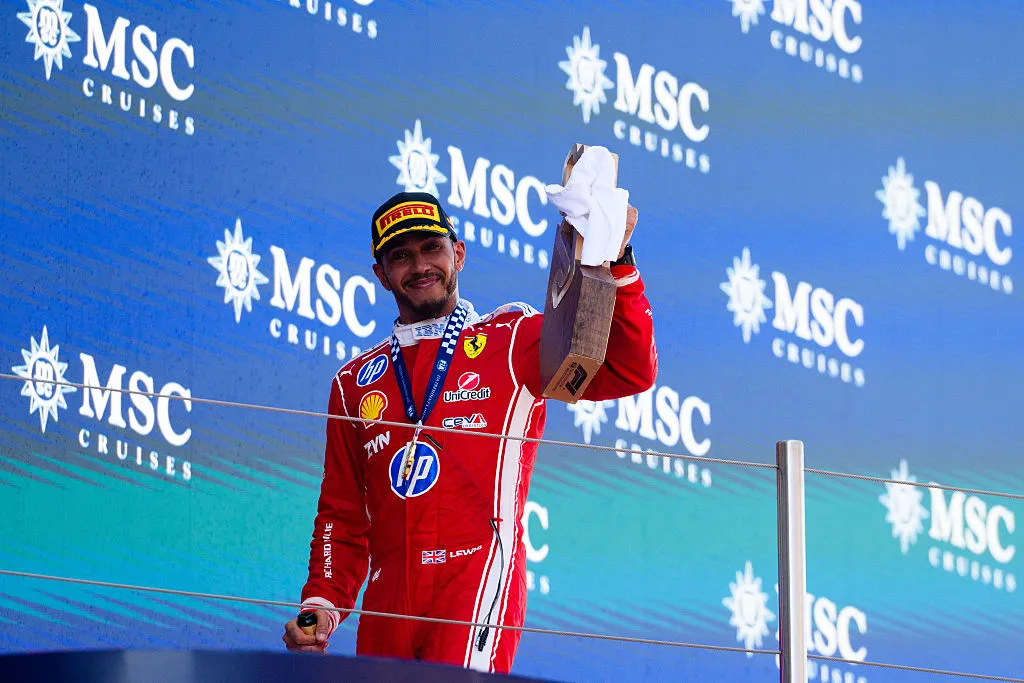 Hamilton ganó en Barcelona, y aún así Ferrari podrá llevar una mejora de motor a Austria. (Getty)