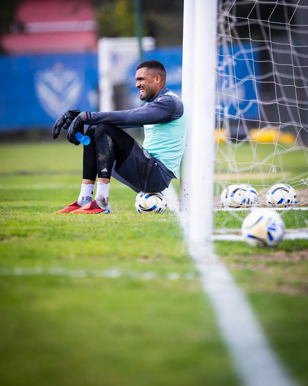 Álvaro Montero en Vélez. (Foto: Prensa Vélez).