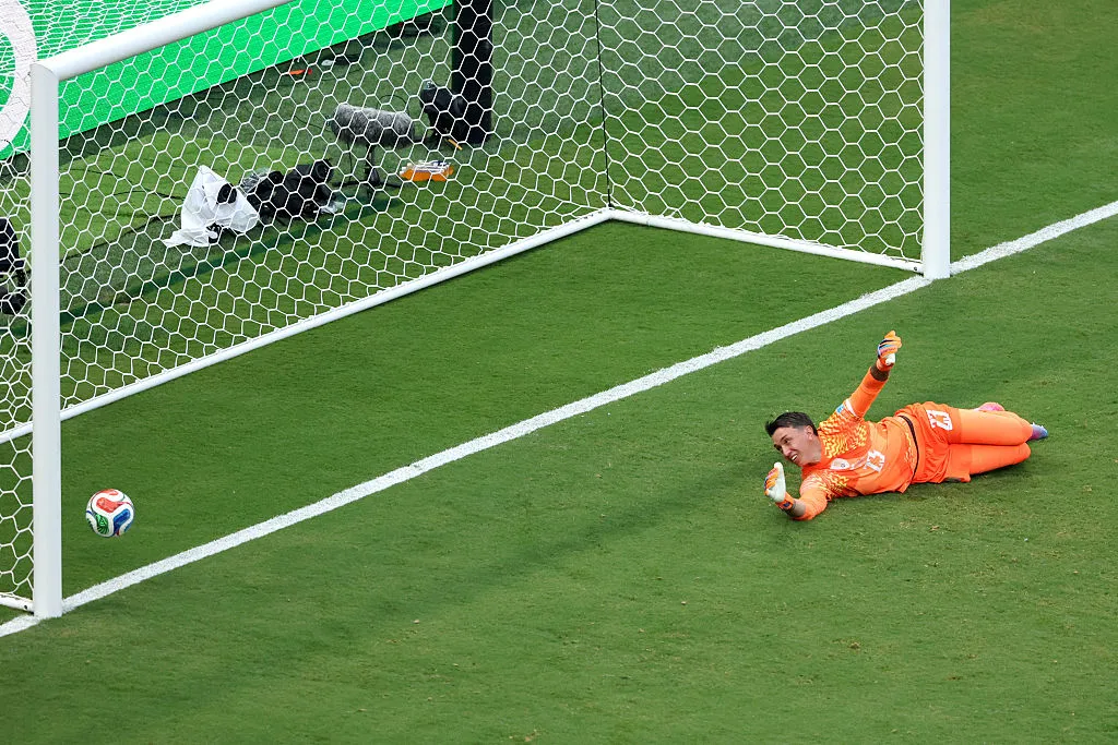 Muslera se equivocó gravemente en los goles de Cabo Verde y España. (Getty)