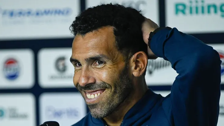 La reacción de Tevez cuando tuvo que elegir entre Messi y Maradona