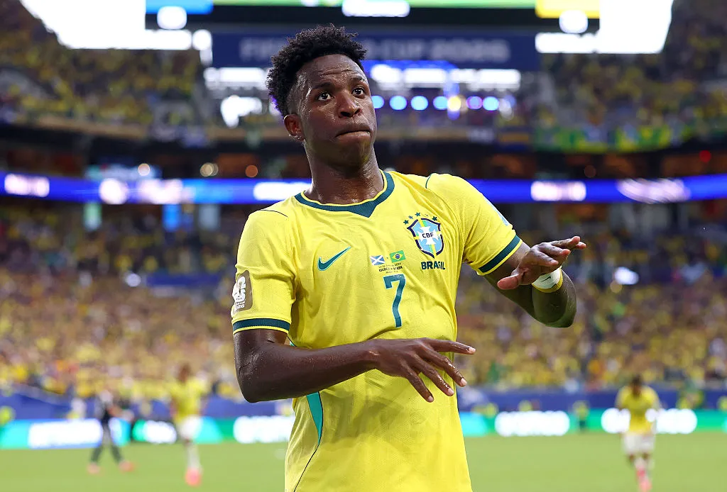 Vinícius, en modo goleador y figura. (Getty)