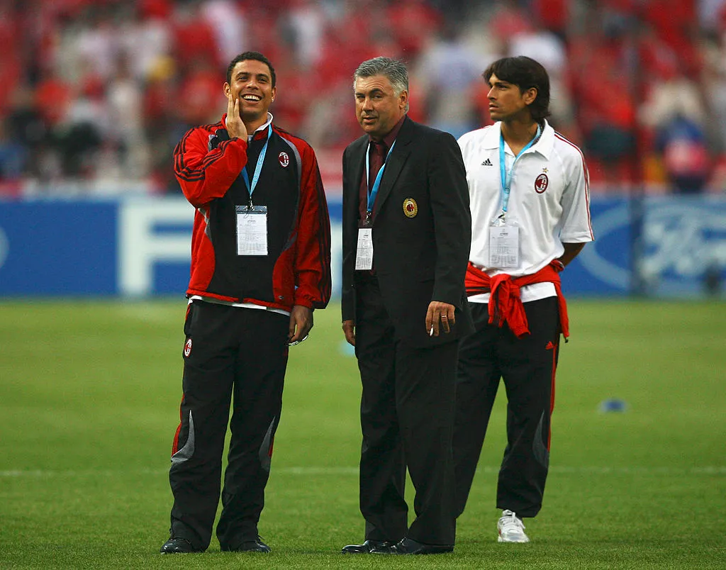 Carlo Ancelotti y Ronaldo Nazário en Milan. (Getty Images)