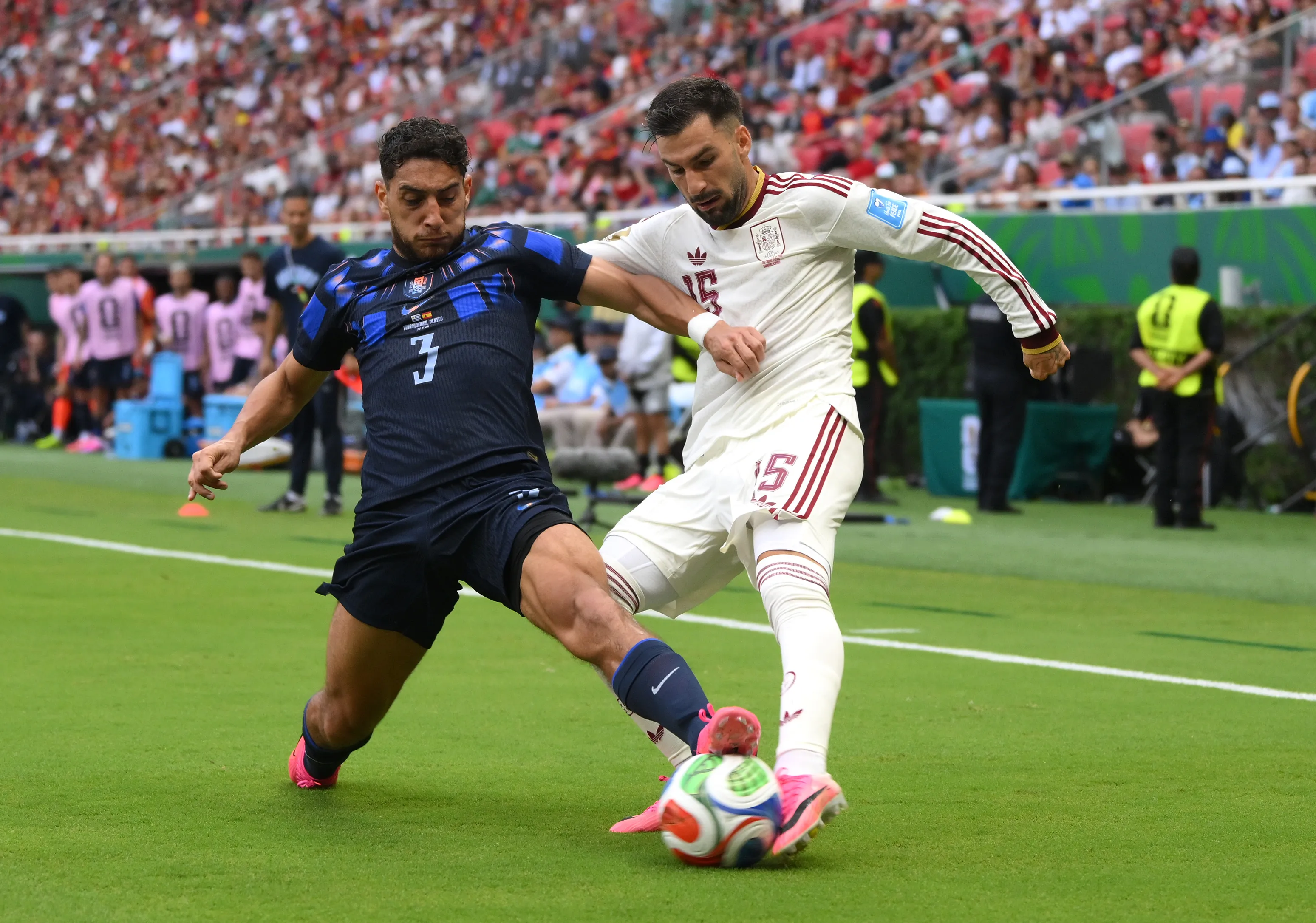 Cáceres ante España. (Foto: Getty).