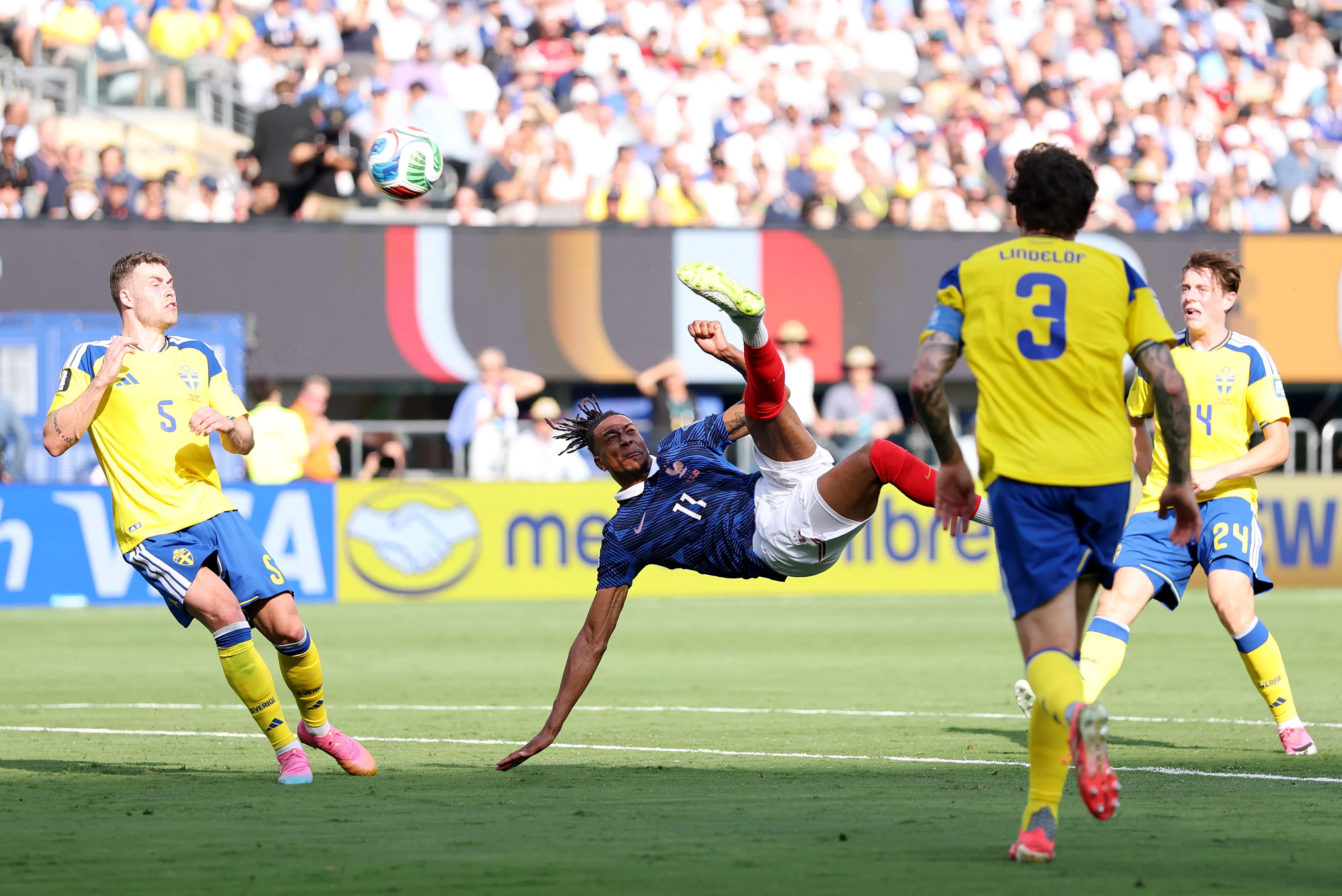 Olise está siendo el hombre clave para que Mbappé y sus compañeros puedan brillar. (Getty)