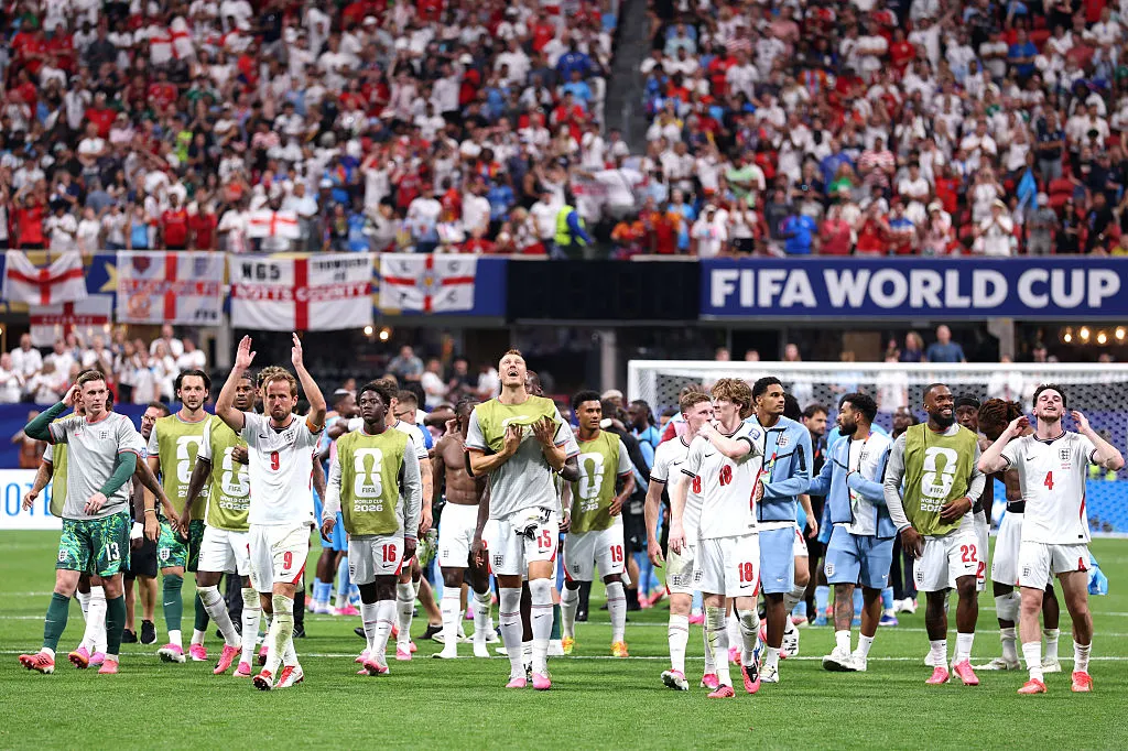 Inglaterra celebró el paso a octavos de final. (Getty)