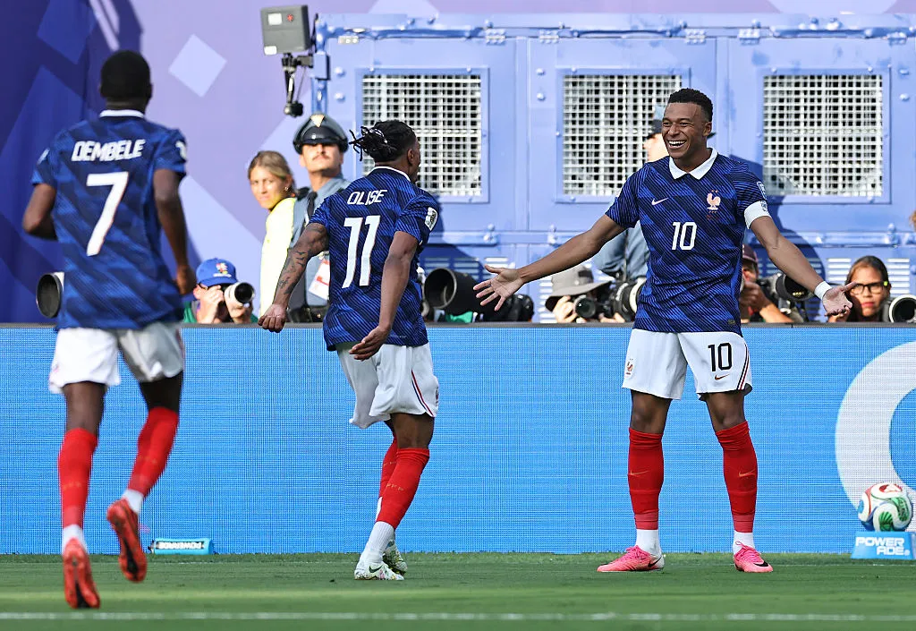 Para Dugarry, la ofensiva francesa es indefendible. (Getty)