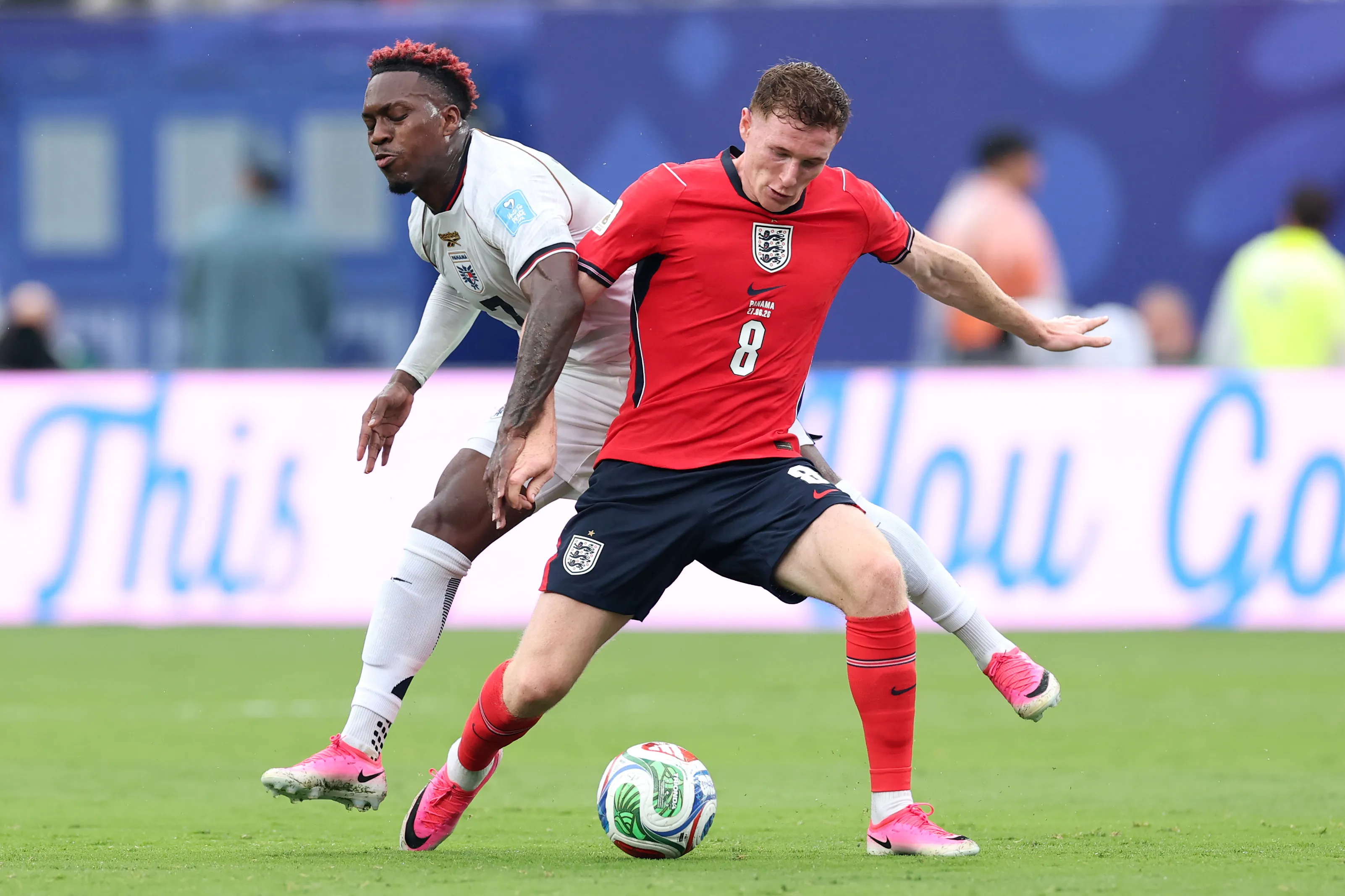 Elliot Anderson, motor en la mitad de cancha de Inglaterra.