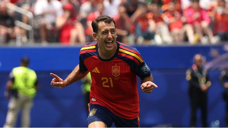 INGLEWOOD, CALIFORNIA - JULY 02: Mikel Oyarzabal #21 of Spain celebrates after scoring his team’s first goal during the FIFA World Cup 2026 Round of 32 match between Spain and Austria at Los Angeles Stadium on July 02, 2026 in Inglewood, California. (Photo by Harry How/Getty Images)