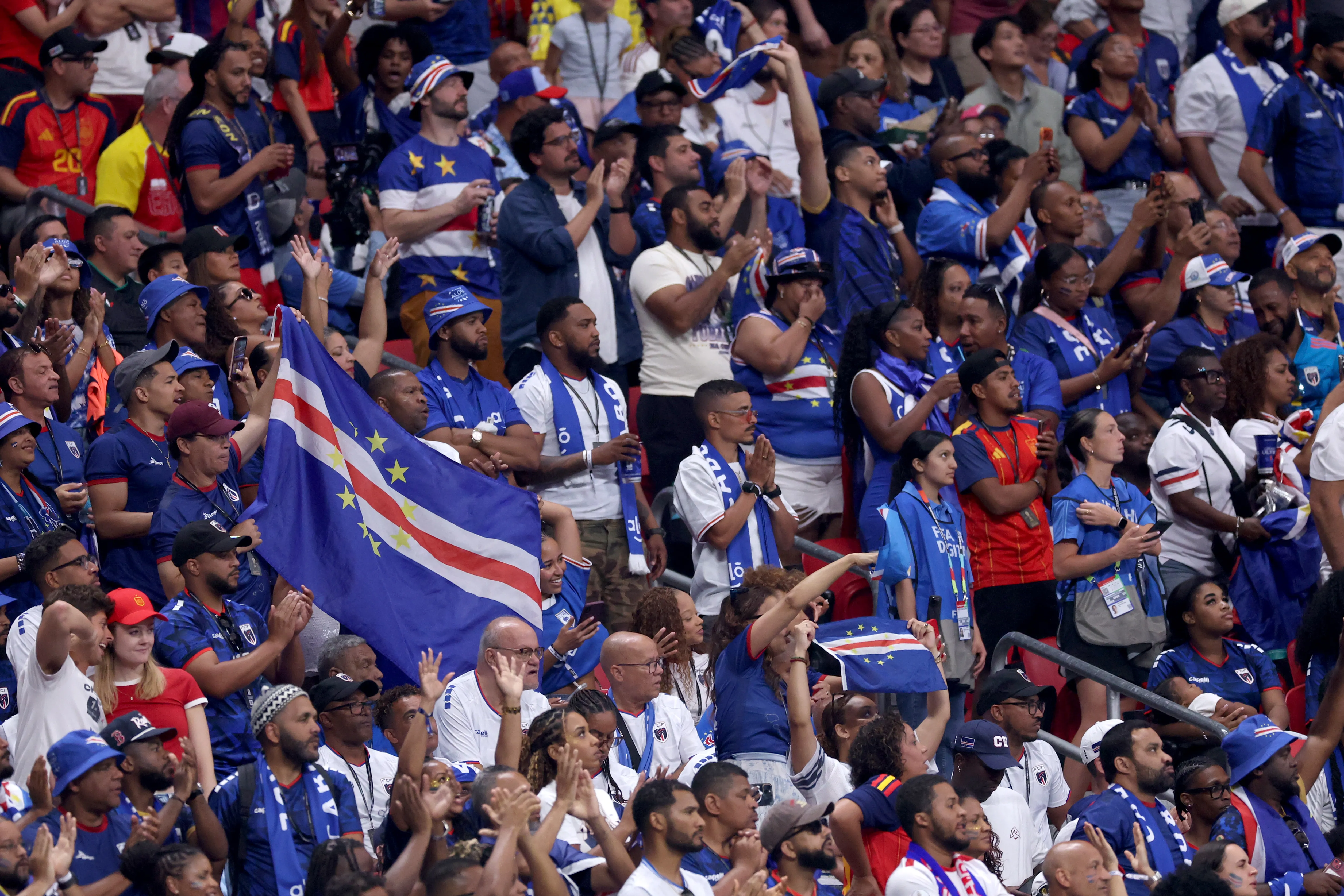 Los fanáticos de Cabo Verde en el Mundial. (Foto: Getty)