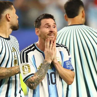Pese a clasificar a octavos, Argentina no recuperó la cima del Ranking FIFA