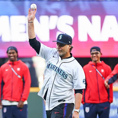 Mauricio Pochettino jugó al béisbol en la previa de Estados Unidos vs. Bélgica por el Mundial 2026