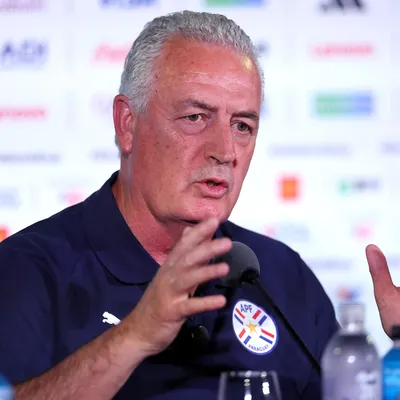 Alfaro analiza su retiro como DT