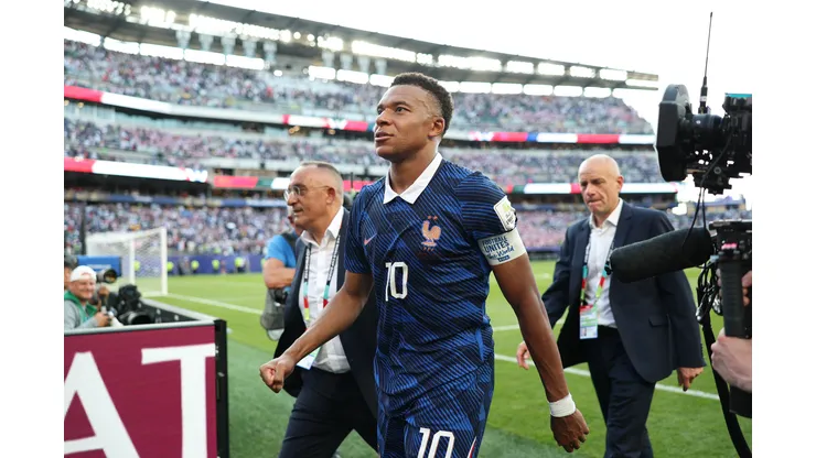 Mbappé, protagonista dentro y fuera de la cancha contra Paraguay.