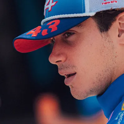Franco Colapinto remontó 10 posiciones y fue 9º en Silverstone: ganó Charles Leclerc