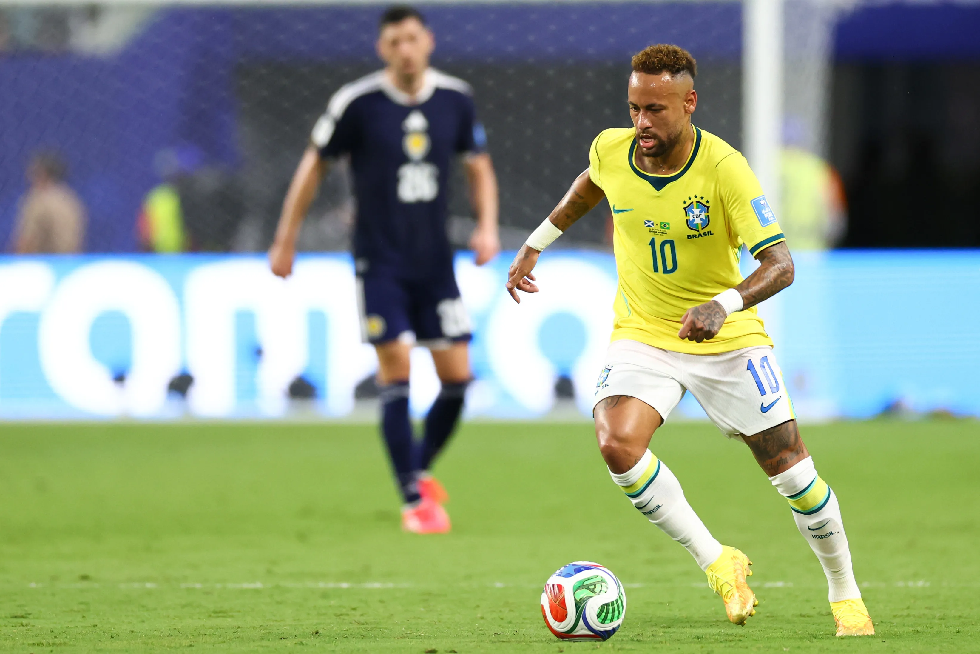 Neymar en acción ante Escocia. (Getty).