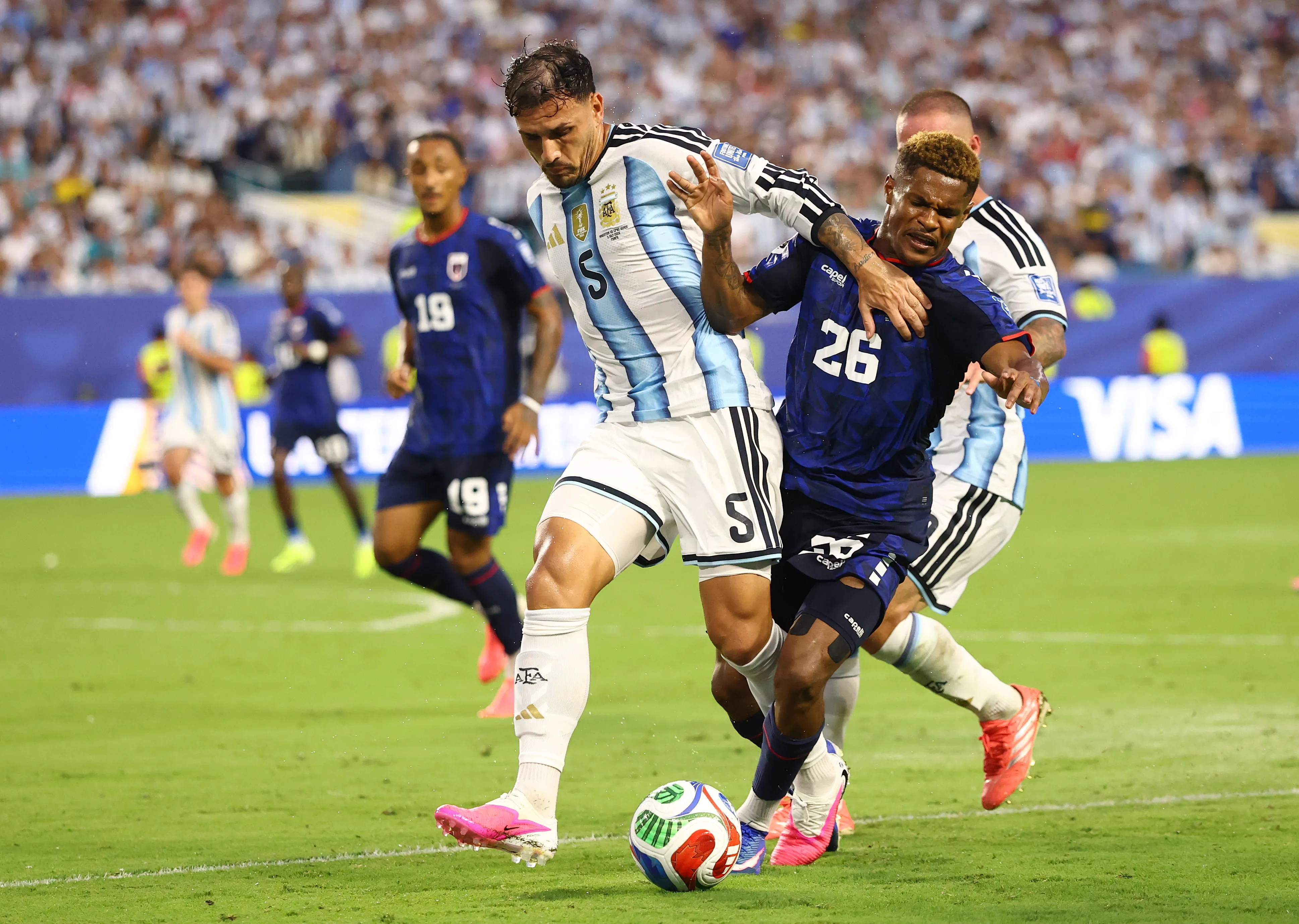 Leandro Paredes ante Cabo Verde. (Foto: Getty)