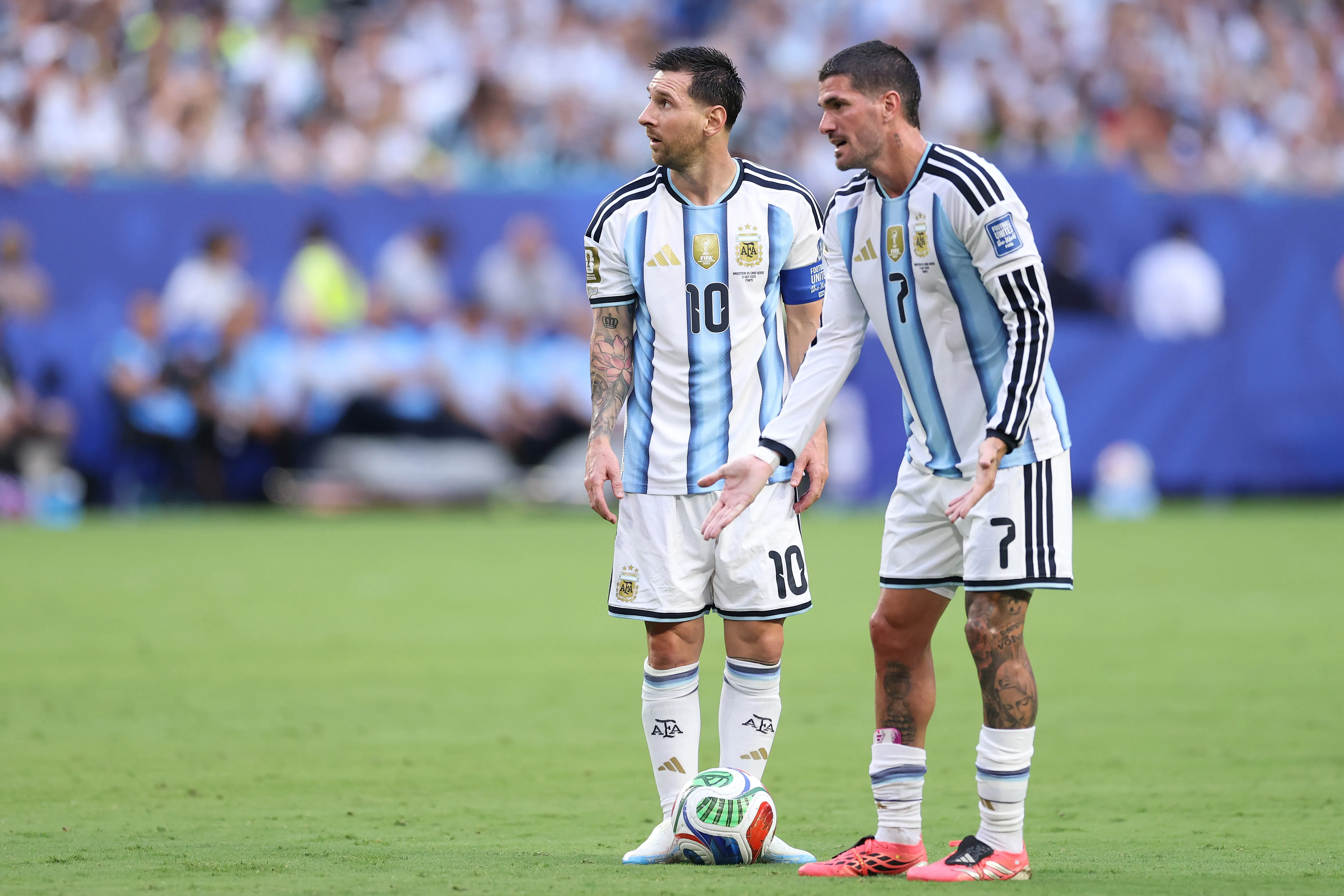Lionel Messi y Rodrigo De Paul.