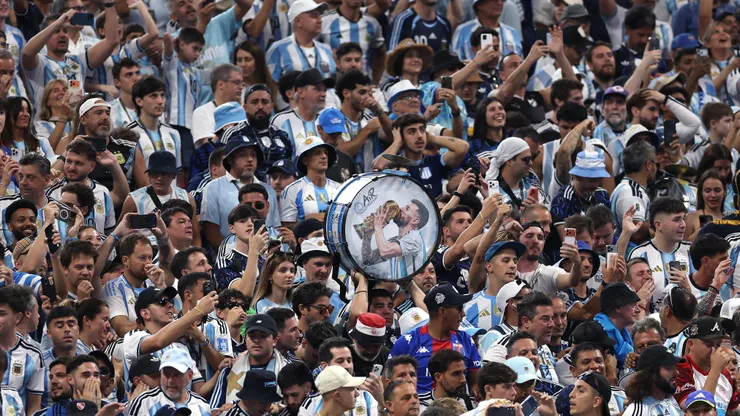 Los hinchas de Argentina en el Mercedes-Benz Stadium.