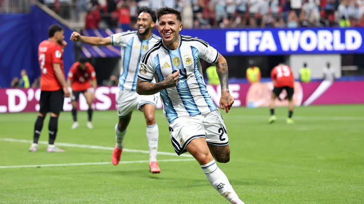 El agónico gol de Enzo Fernández para que Argentina le gane 3-2 a Egipto