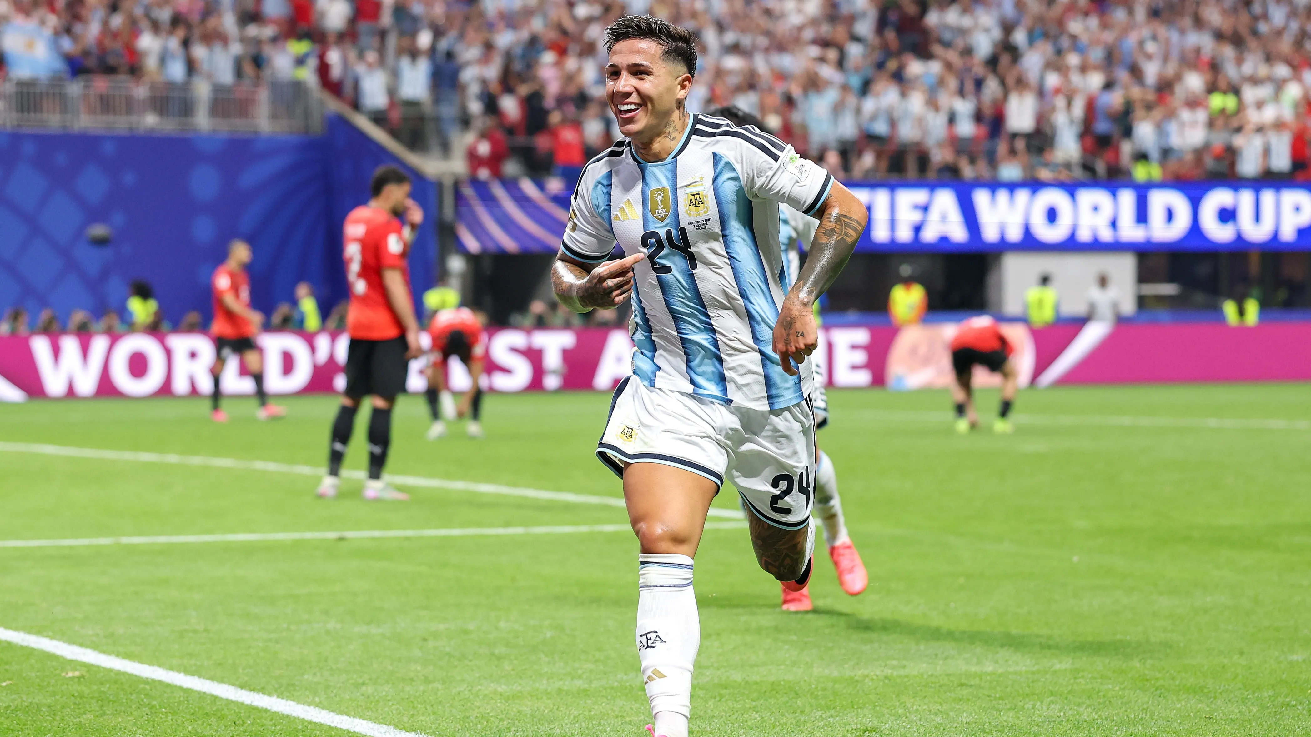 Enzo Fernández celebra su gol ante Egipto. (Foto: Getty)