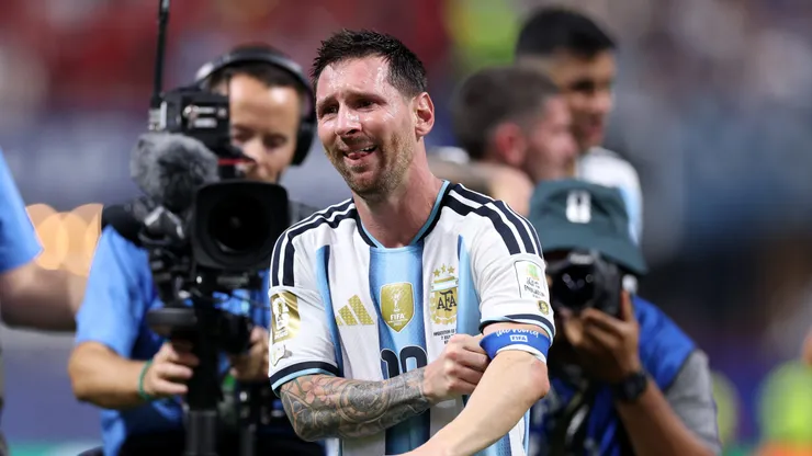 Lionel Messi rompe en llanto tras la clasificación de Argentina.