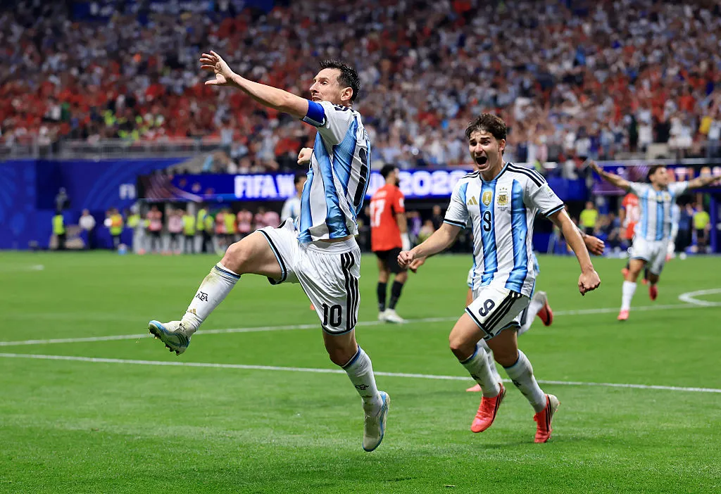 Messi se convirtió en un animal, aseguró Ibrahimovic. (Getty)
