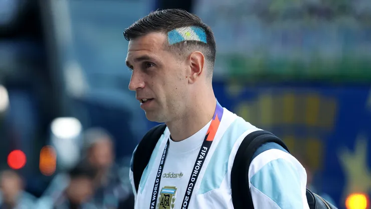 Un jugador de la Selección de Suiza puede ser compañero de Dibu Martínez tras el Mundial