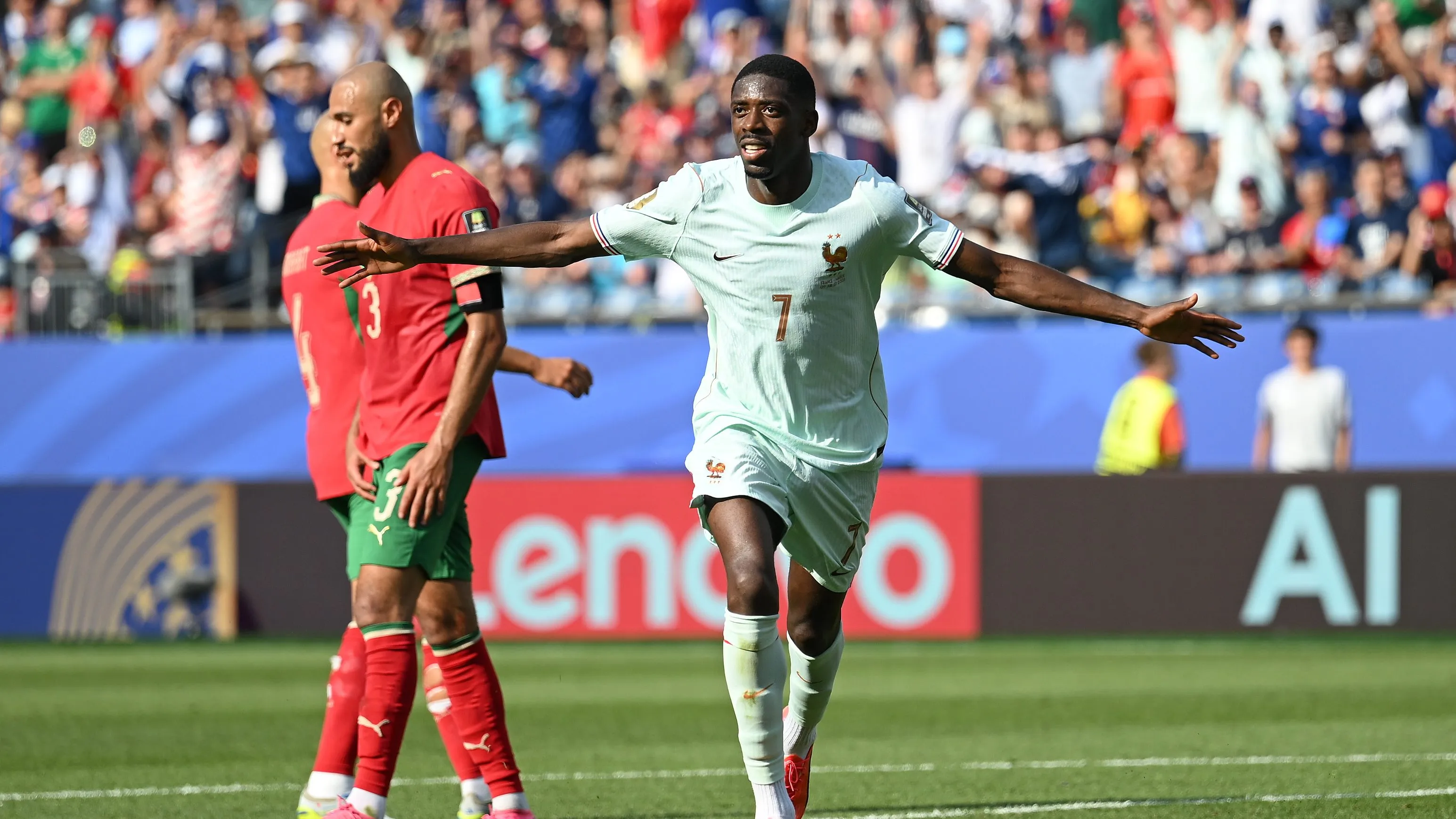 Ousmane Dembélé celebra su gol ante Marruecos.