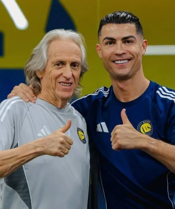 Cristiano Ronaldo y Jorge Jesus en Al Nassr.