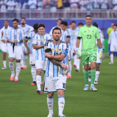 Joe Cole calentó la semifinal contra Argentina: "Vamos a mandar a dormir a Messi"