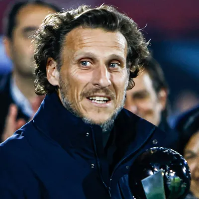 Diego Forlán reemplaza a Marcelo Bielsa como DT de la Selección de Uruguay