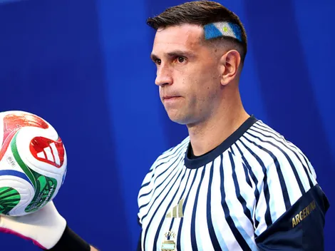 El récord histórico que romperá Dibu Martínez en Argentina vs. Inglaterra