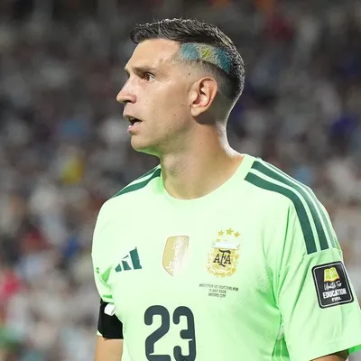 Aston Villa le cerró la puerta de salida a Dibu Martínez: “Se quedará con nosotros”