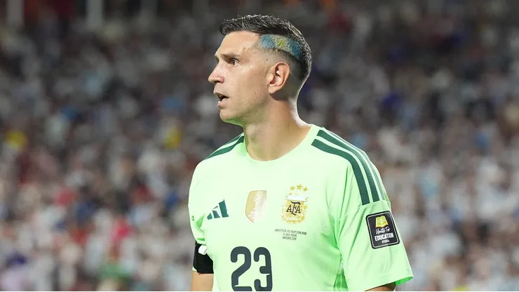 Aston Villa le cerró la puerta de salida a Dibu Martínez: “Se quedará con nosotros”