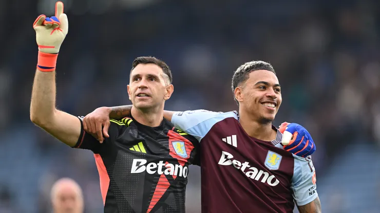 Dibu Martínez y Rogers, de compañeros en Aston Villa a rivales en el Mundial.