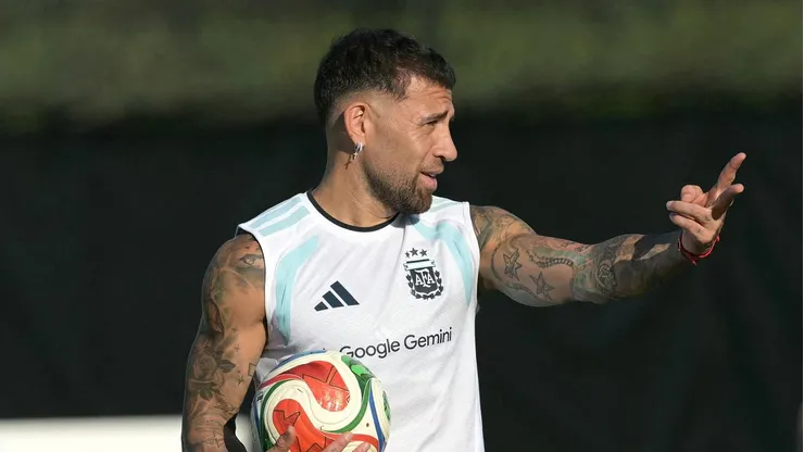 Toma fuerza la posibilidad de que Argentina juegue con línea de 5 ante Inglaterra