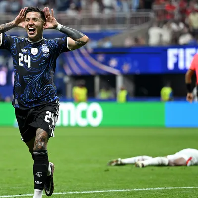El golazo de Enzo Fernández para el empate agónico de Argentina sobre Inglaterra