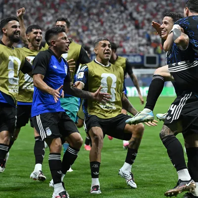 ¡Con huevo y corazón! Argentina se lo dio vuelta a Inglaterra y es finalista del Mundial 2026