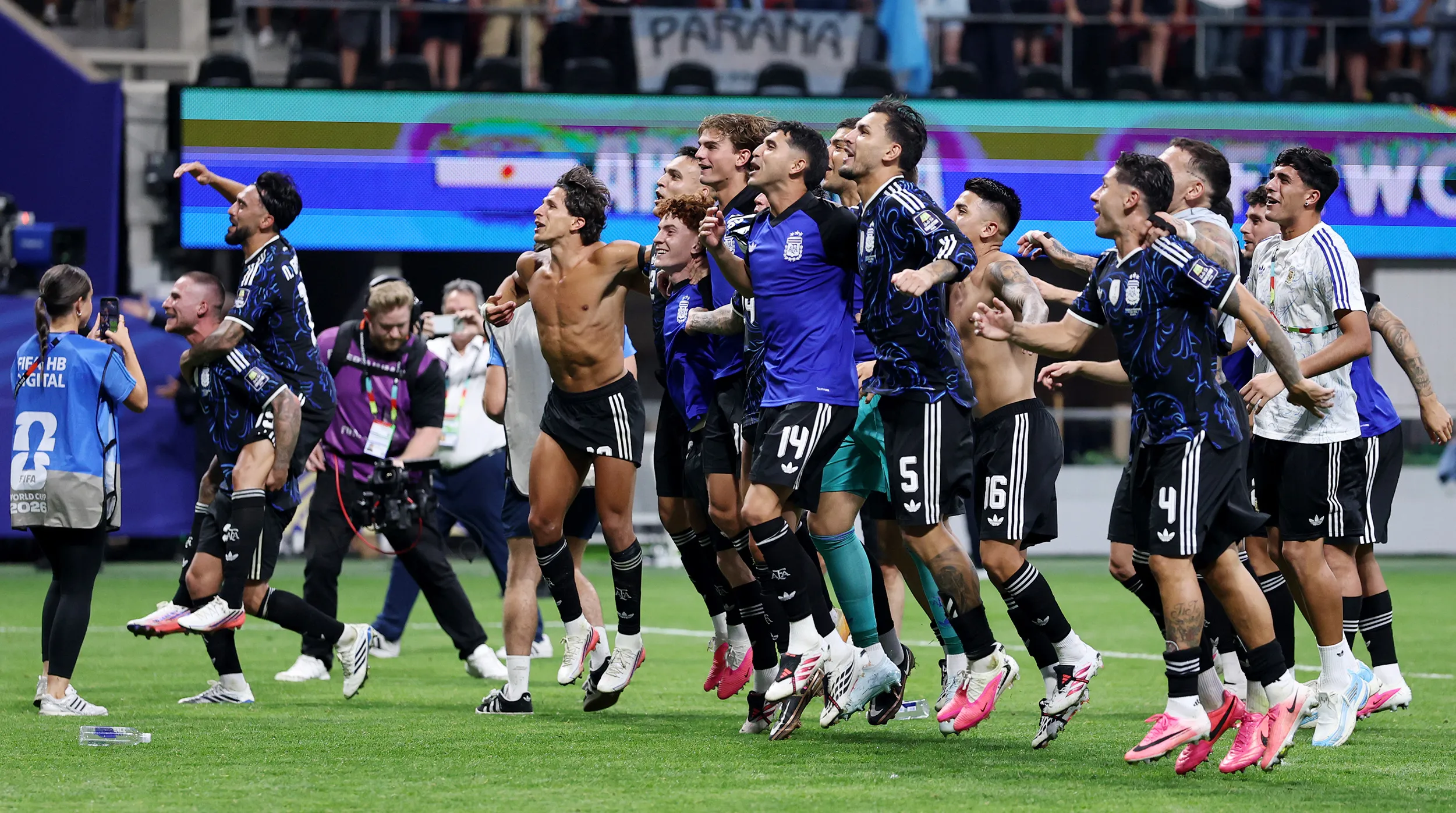 Los jugadores de Argentina celebran el pasaje a la final. (Getty Images)