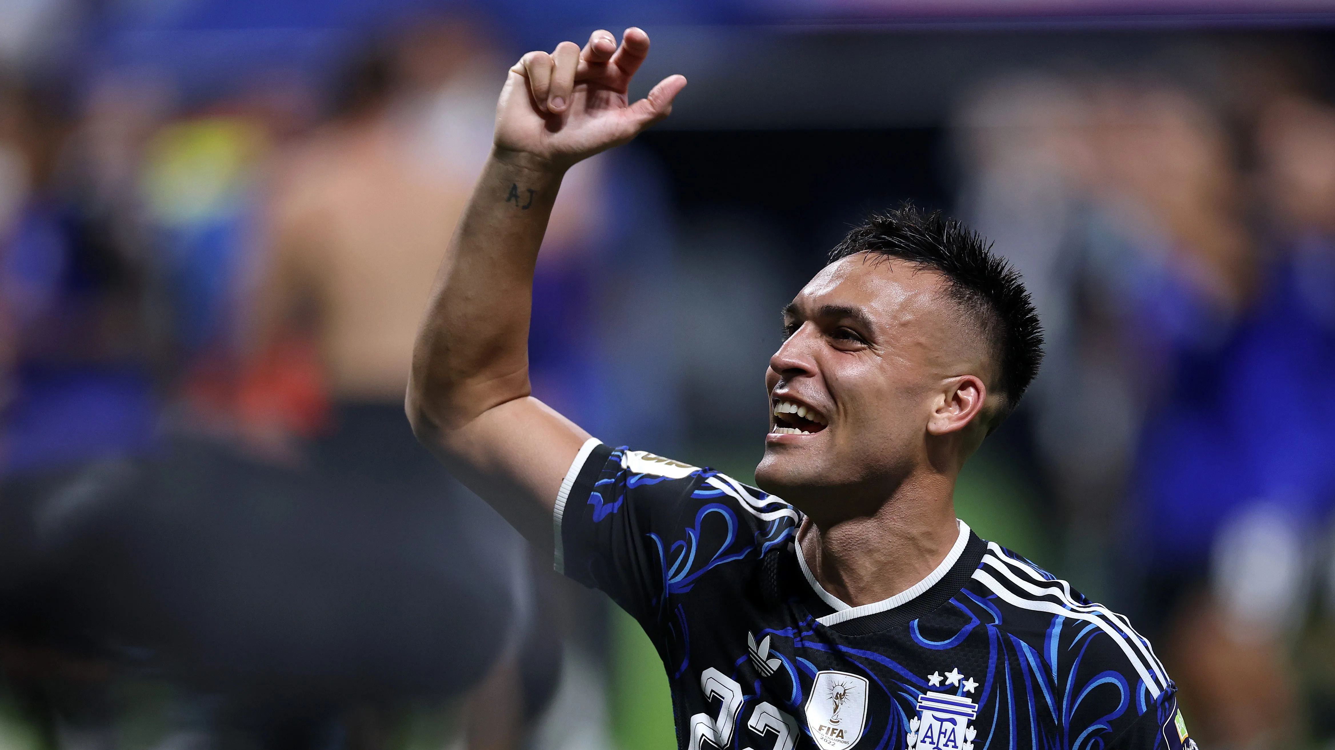 Lautaro Martínez celebra el 2-1 de Argentina ante Inglaterra.