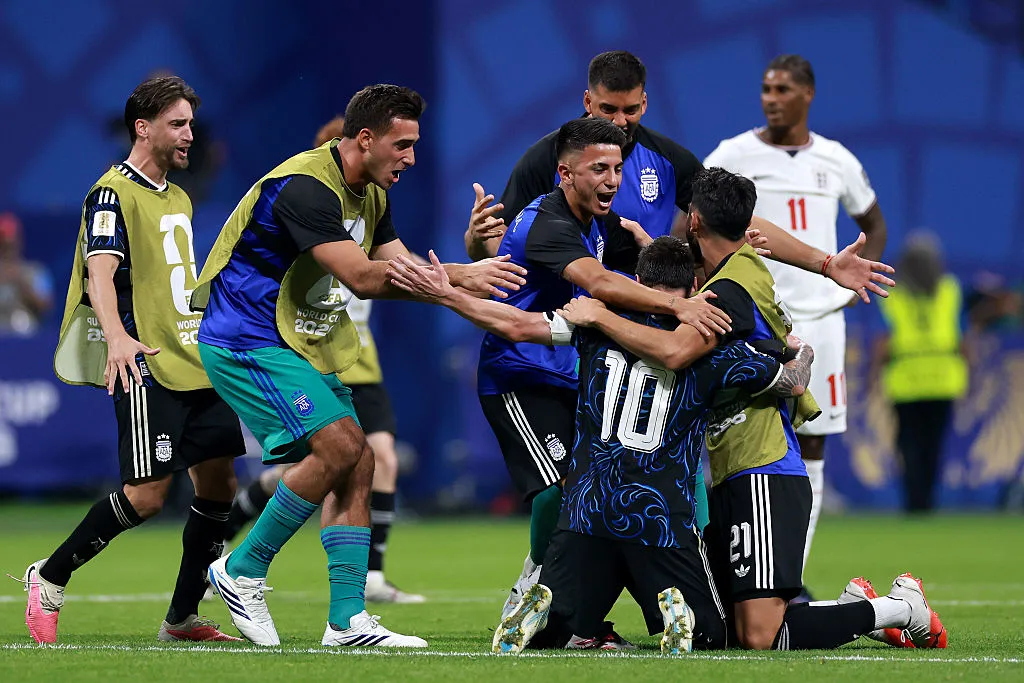 Argentina celebró el triunfo y la clasificación a la final. (Getty)