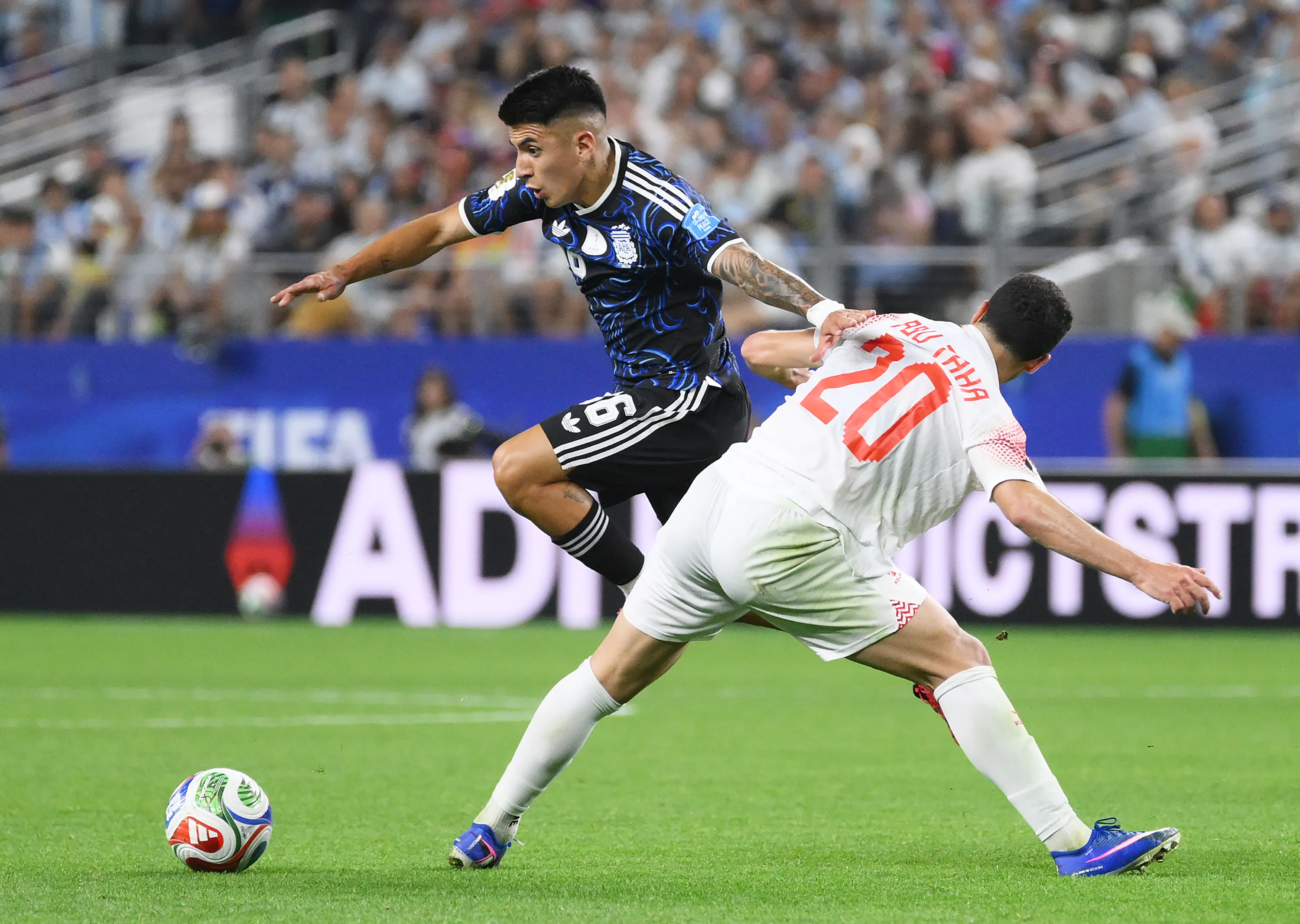 El futuro de Thiago Almada se decidirá tras el Mundial.
