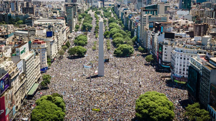 El Obelisco en 2022 tras la conquista de Qatar