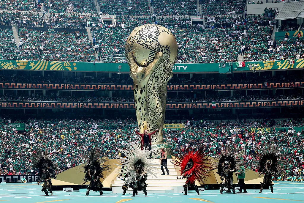 El trofeo de la Copa del Mundo 2026 en la inauguración de México. (Getty Images)