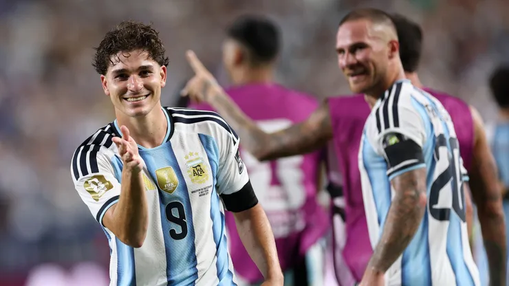 El festejo de Julián Álvarez ante Suiza.