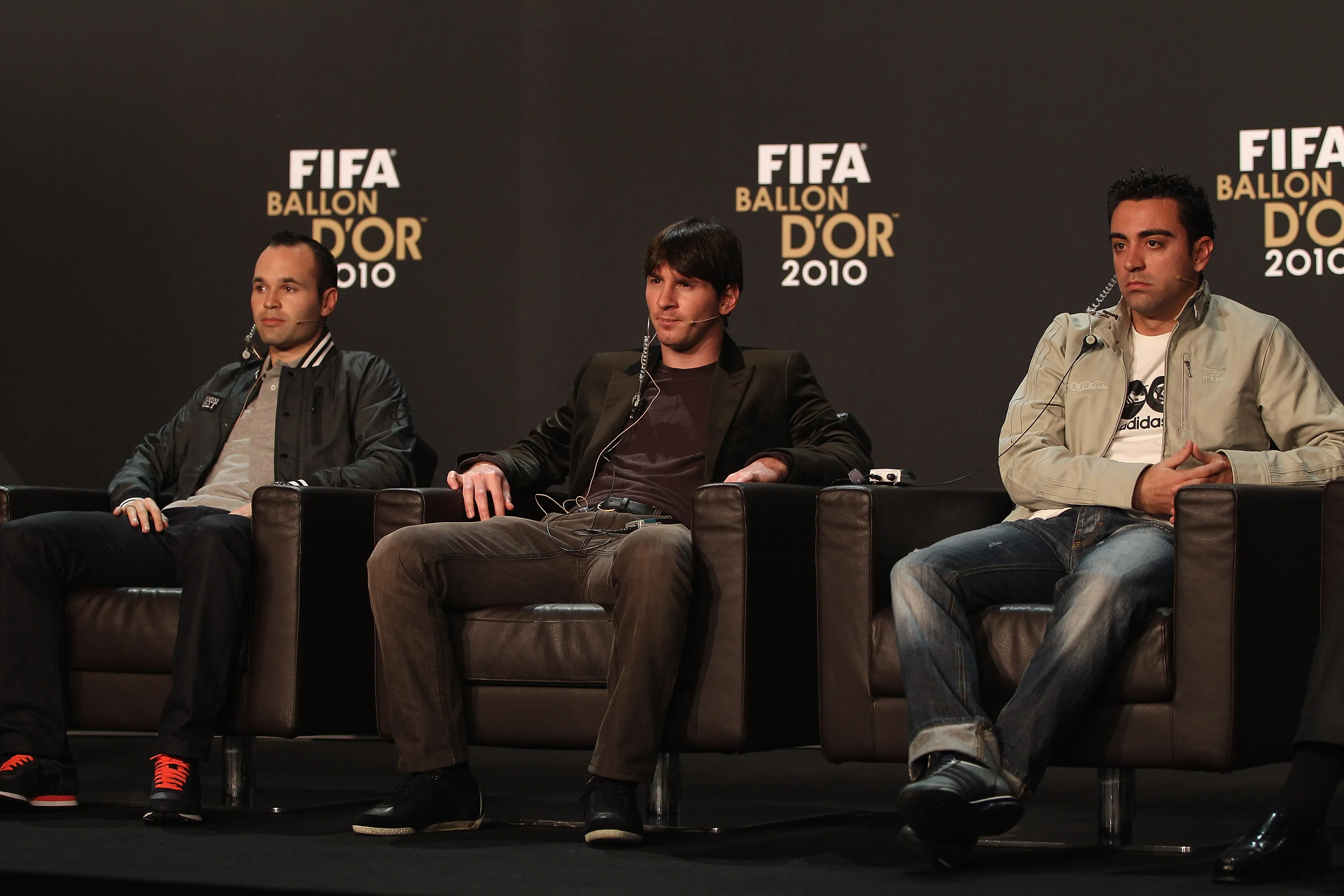Messi ganó el Balón de Oro 2010 ante Iniesta y Xavi, campeones del mundo con España (Getty Images).