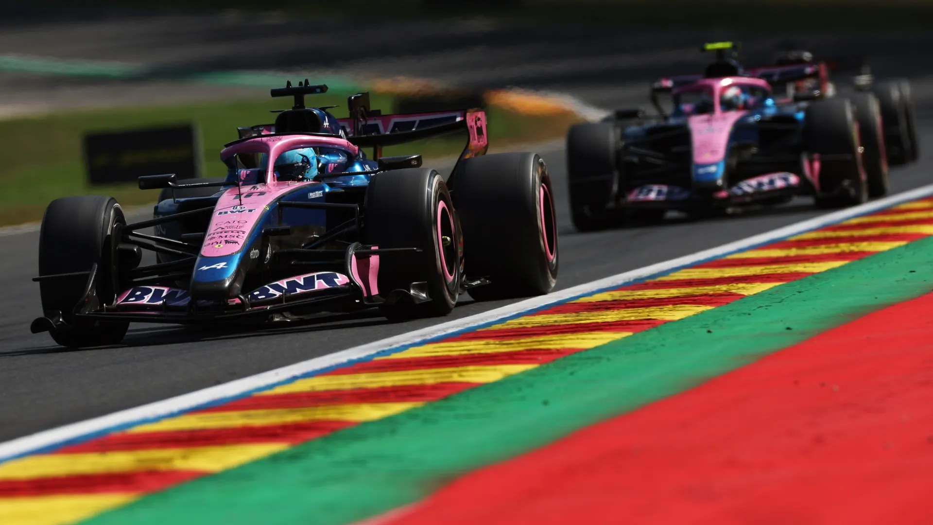 Franco Colapinto batallando con Pierre Gasly. (Foto: Getty)