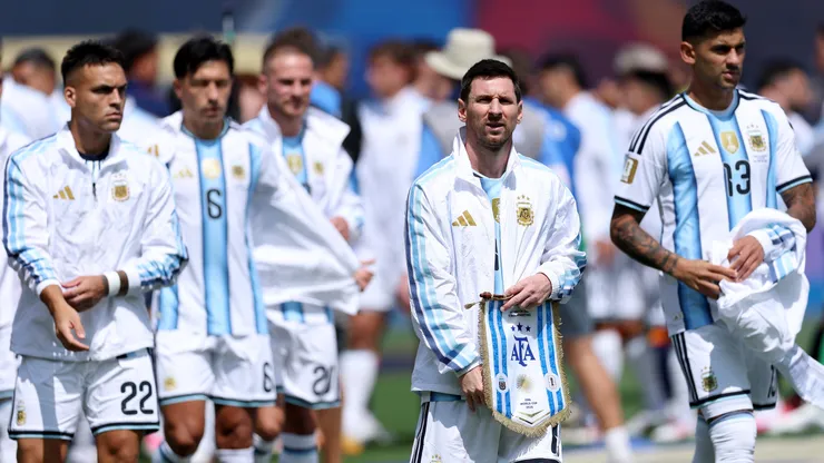 Los jugadores argentinos encabezados por Lionel Messi.