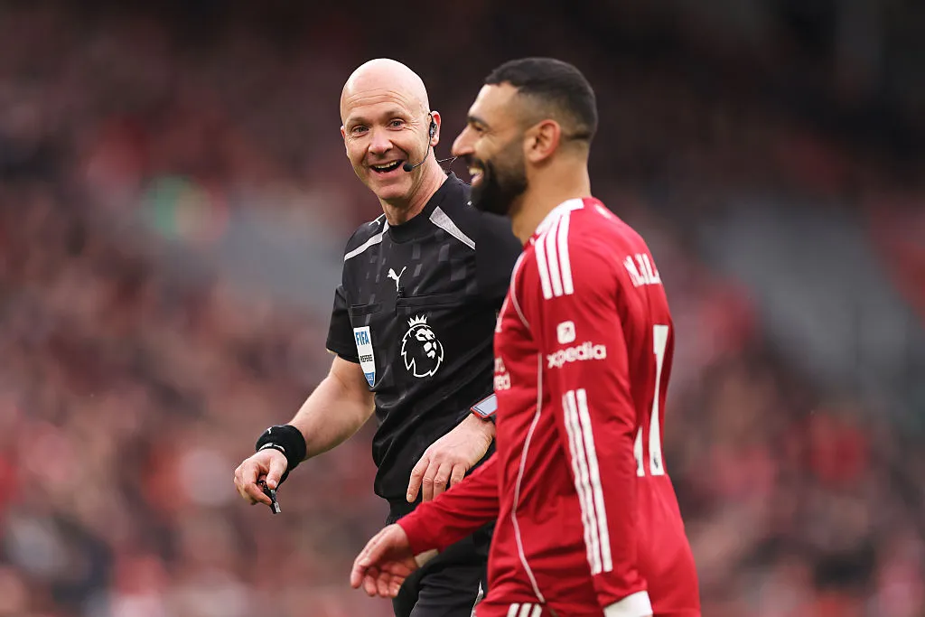 Anthony Taylor, uno de los árbitros más consagrados de la historia de la Premier League. (Getty)