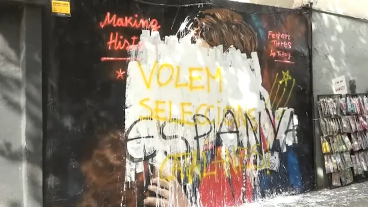 Independentistas catalanes arruinaron el mural de Ferran Torres
